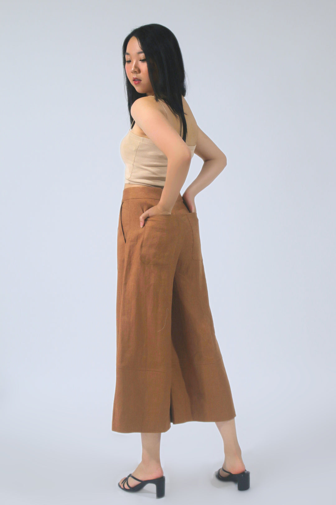 Sam 100% Linen Wide-Legged Capri Pants