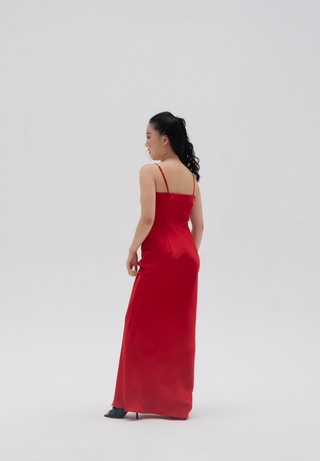 Simple Silk Maxi Gown Red / M Simple Silk Maxi Gown Red / M